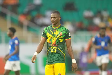 يبدأ أساسيا.. ديانج يحمل شارة قيادة مالي أمام زامبيا في أمم أفريقيا